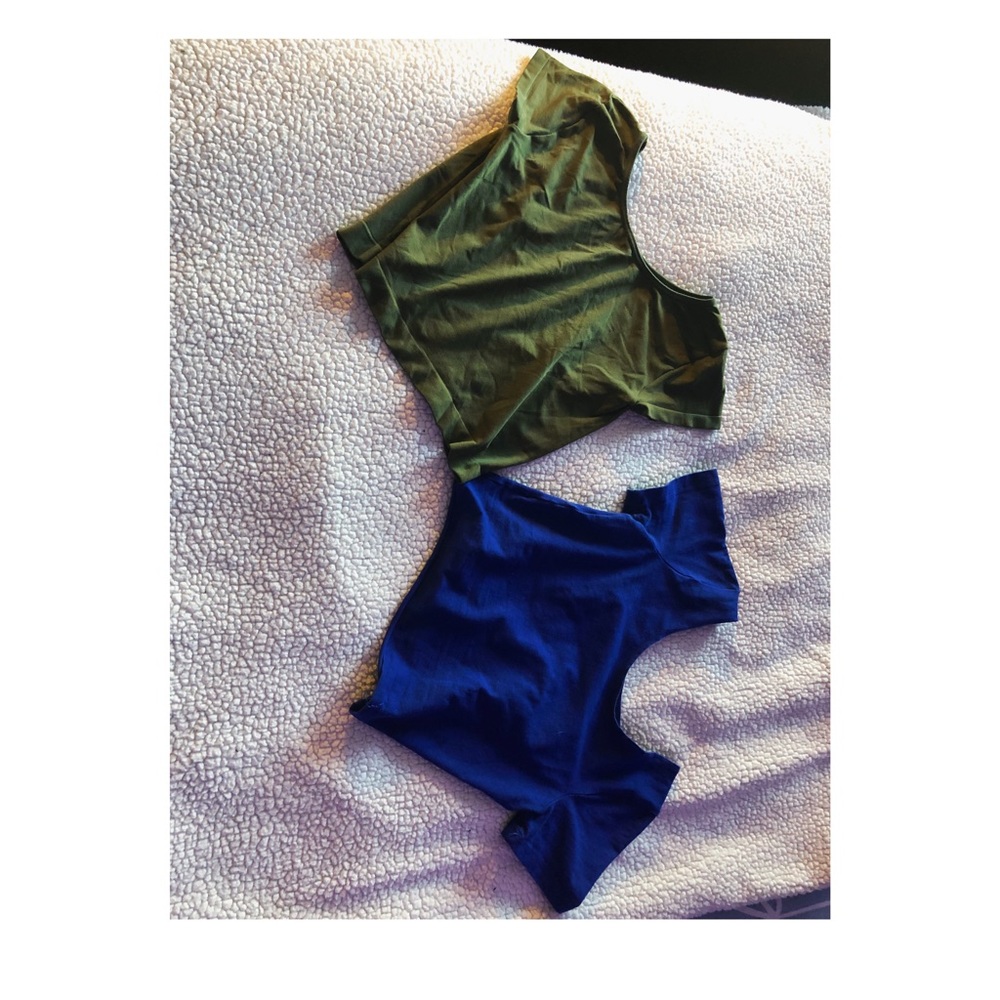 OLIVE GREEN & BLUE CROP TOPS - Size: S